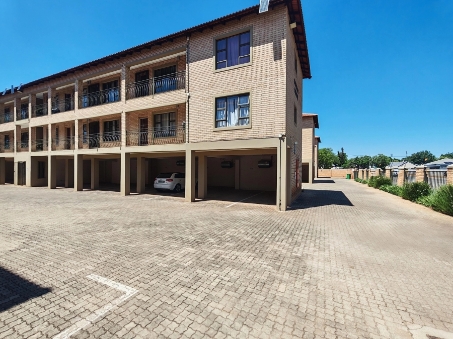 1 Bedroom Property for Sale in Potchefstroom North West